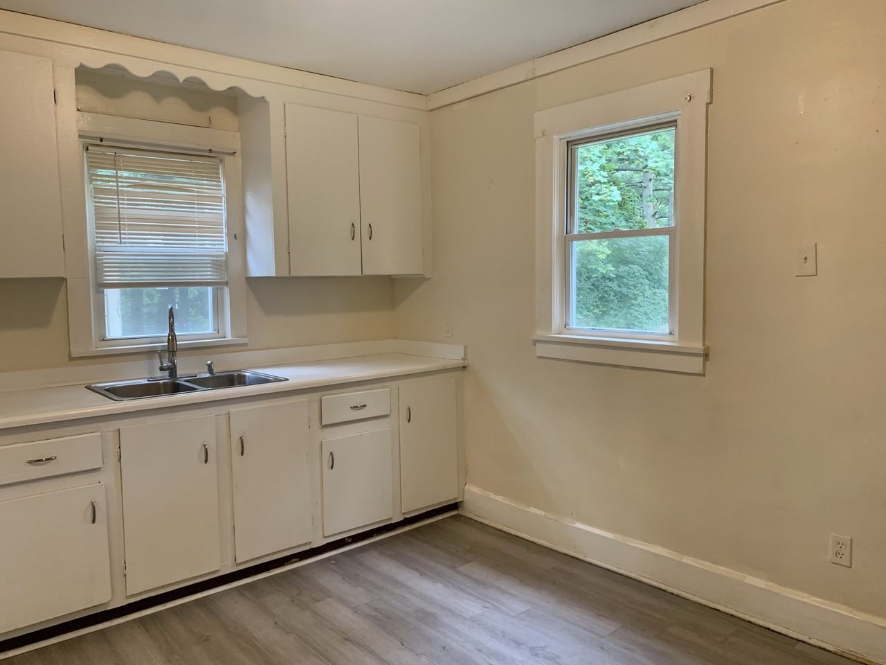 1729 Edwards Ave Ne #1729 - Photo 6 of 14