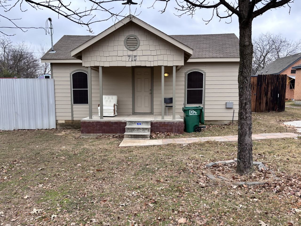 715 Hill Alley St #NA - Photo 2 of 6