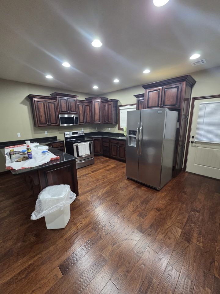 719 W 13th St #NA - Photo 5 of 19