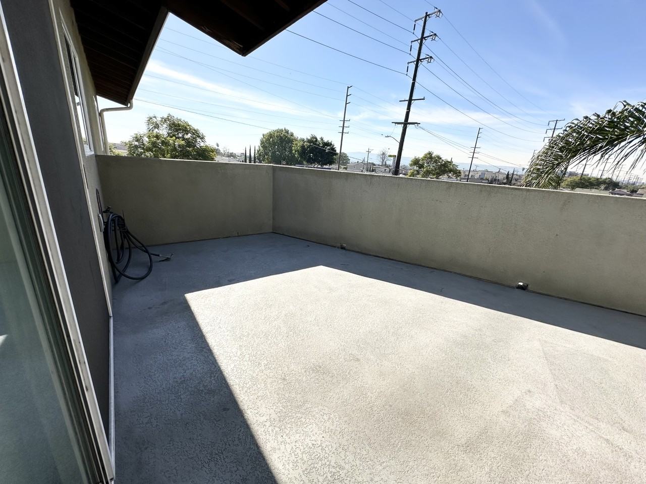 528 E 238th Pl #B - Photo 4 of 46