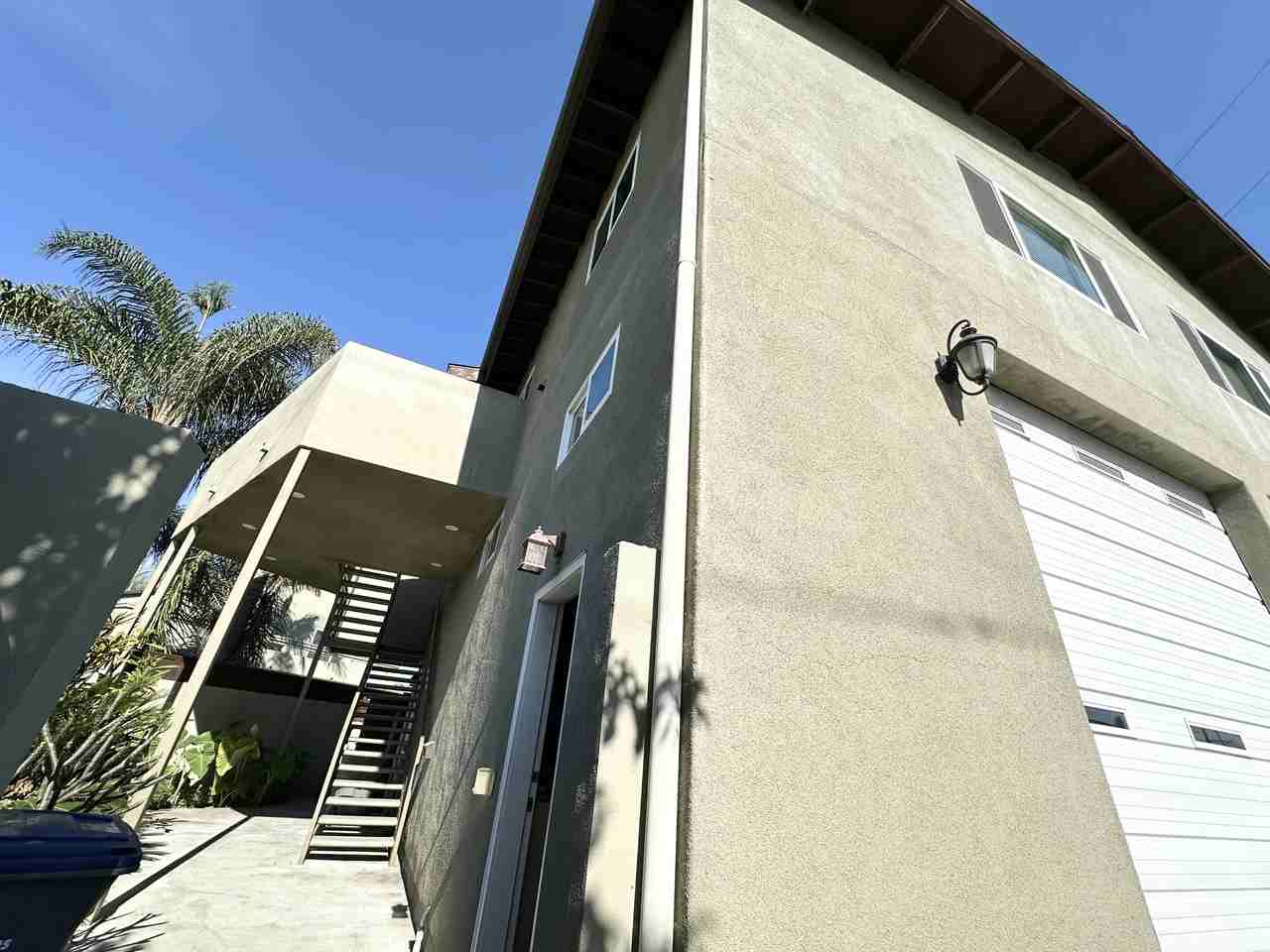 528 E 238th Pl #B - Photo 5 of 46