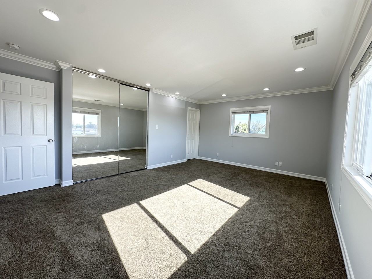 528 E 238th Pl #B - Photo 7 of 46