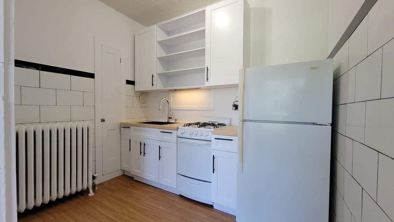 5 Bluff Ave #1B - Photo 3 of 16