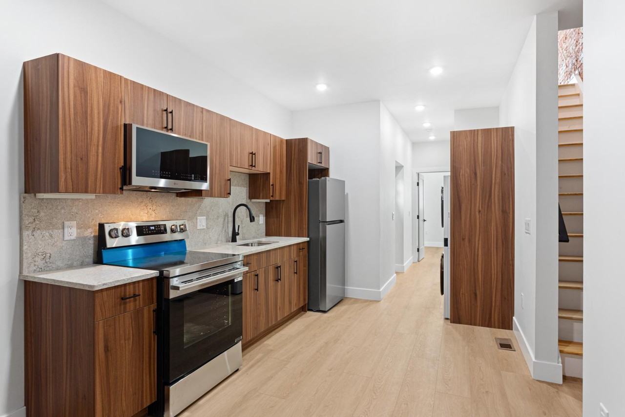 116 E Huntingdon St - Photo 3 of 8