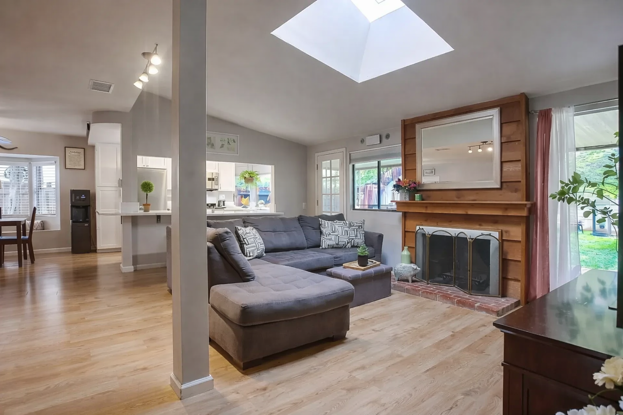 1140 Harding St #1 - Photo 5 of 28