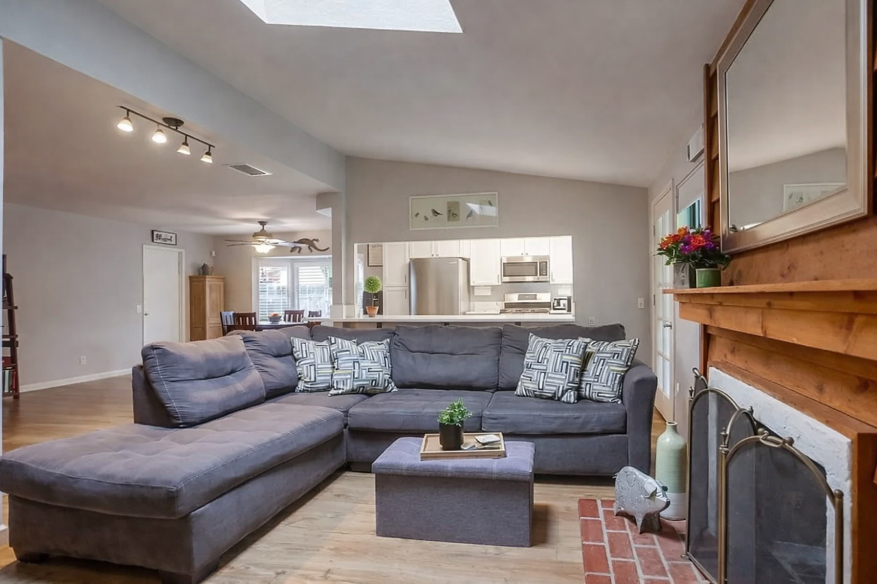 1140 Harding St #1 - Photo 6 of 28