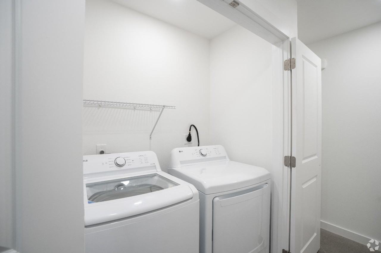 4012 Jenna Ln - Photo 2 of 8