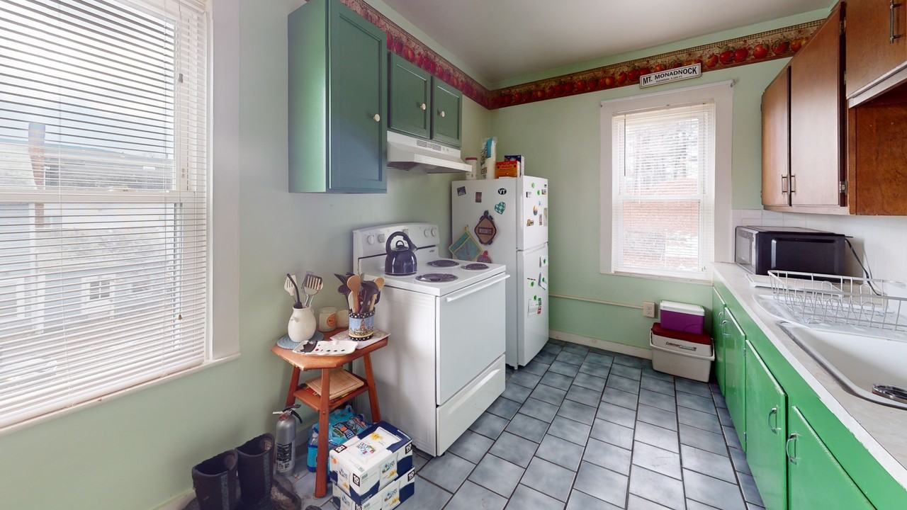 10 N Winchester St #3 - Photo 3 of 7