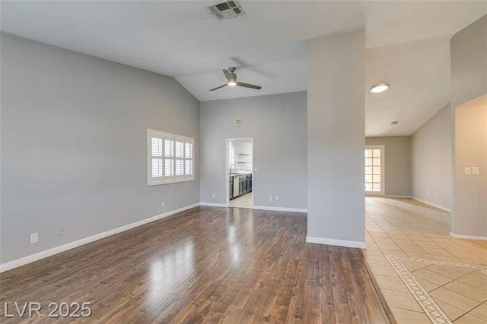 362 Umbria Way - Photo 3 of 50