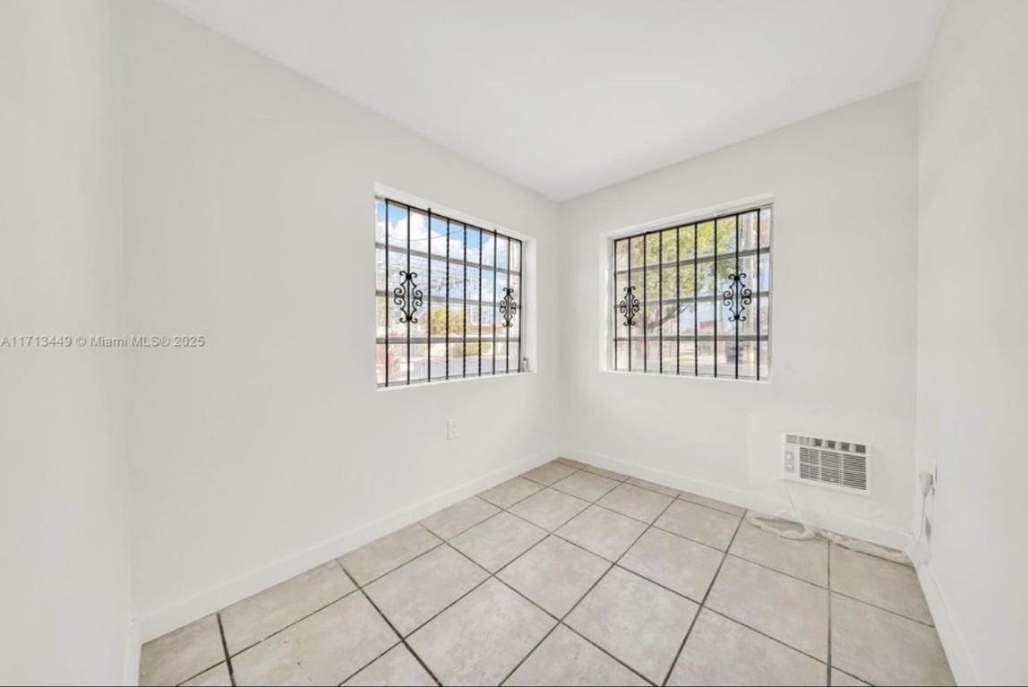 2744 Sw 16th Ter #NA - Photo 5 of 17