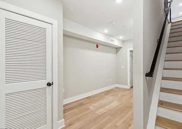 1808 E Hagert St - Photo 5 of 8