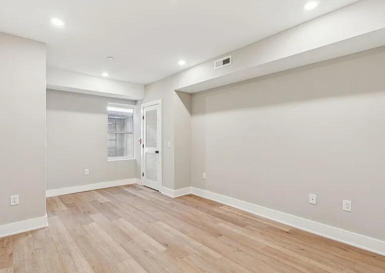 1808 E Hagert St - Photo 7 of 8