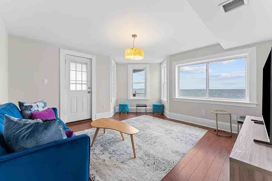 59-63 Coral Ave - Photo 7 of 25