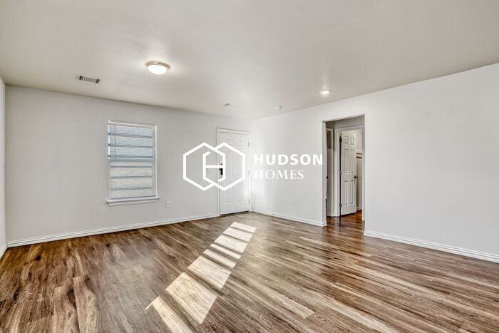 1600 N Adams St - Photo 3 of 14