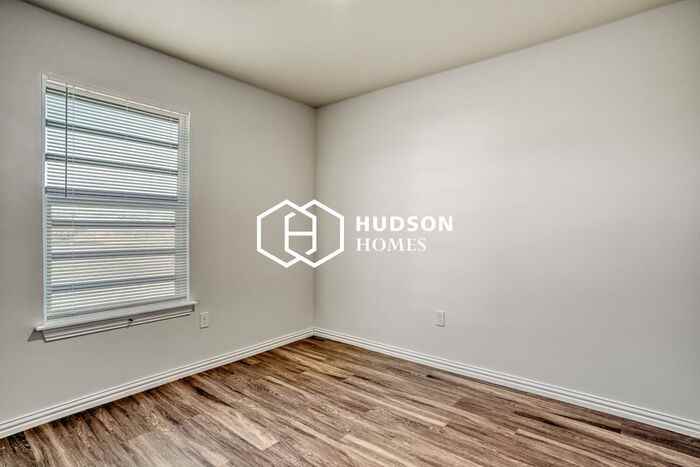 1600 N Adams St - Photo 7 of 14