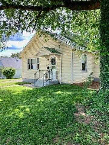 2205 Mayflower Dr - Photo 4 of 17