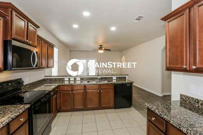 12417 Shine Ave - Photo 6 of 18