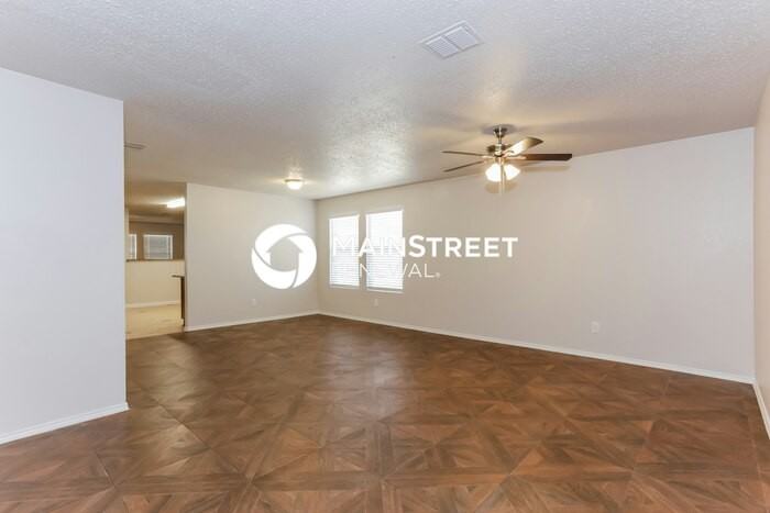 2109 Doecrest Dr - Photo 4 of 18