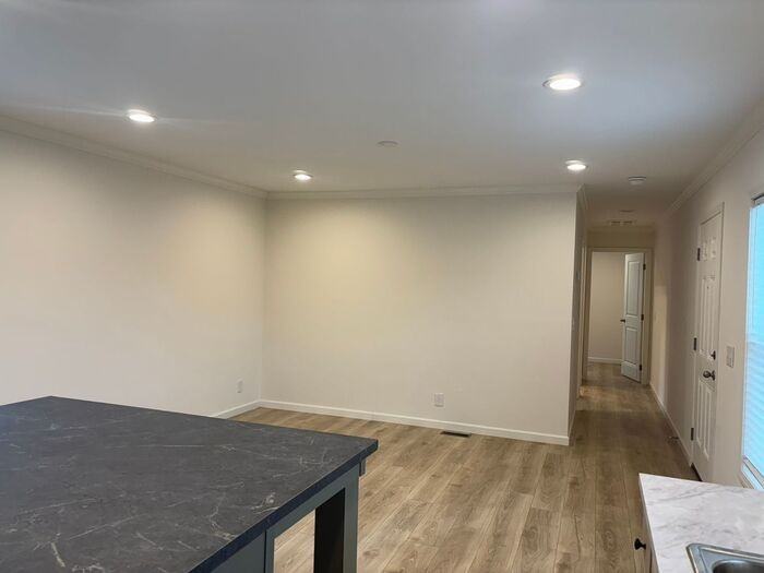 Maple Dr - Photo 4 of 11