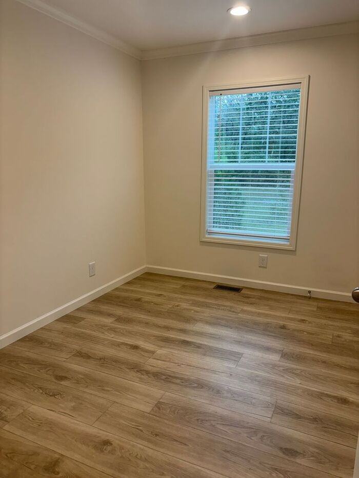 Maple Dr - Photo 4 of 10