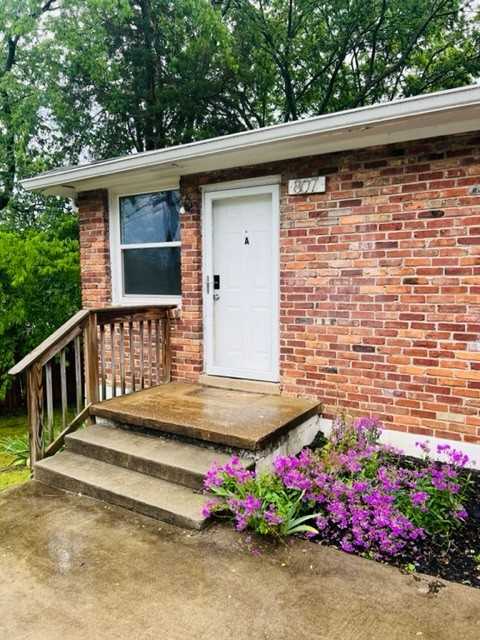 807 Crockett St #A - Photo 2 of 9