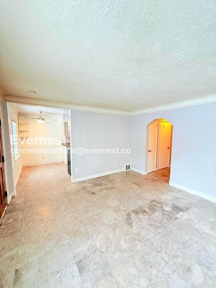 6901 Heyden St - Photo 6 of 30