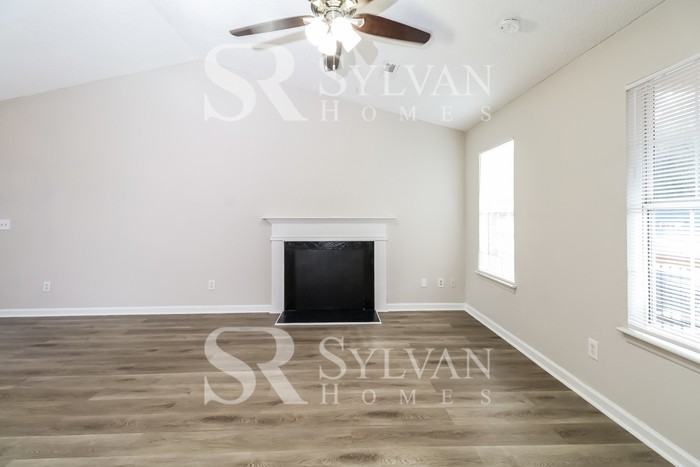 2428 Snow Creek Ln - Photo 5 of 16