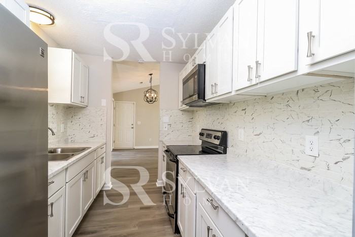 2428 Snow Creek Ln - Photo 7 of 16