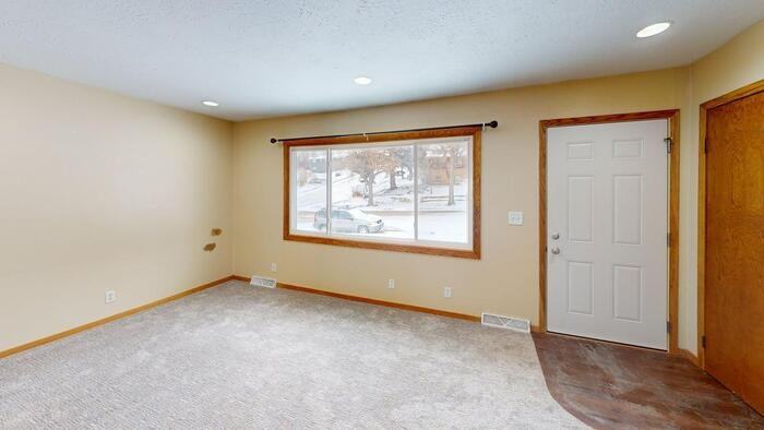 1103 E Indiana Ave - Photo 7 of 16