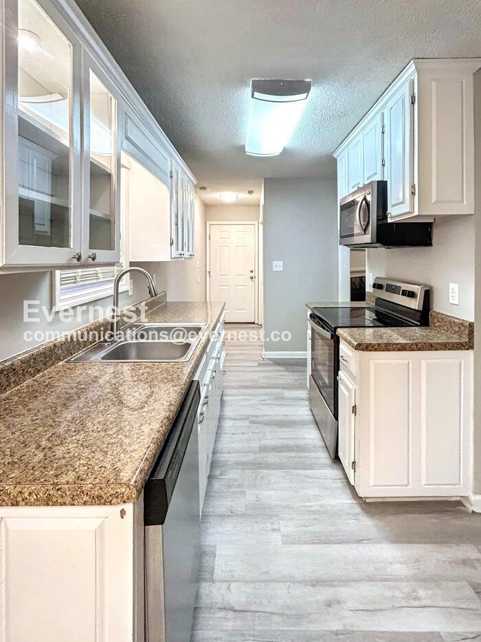 5920 Catawba Way - Photo 4 of 32