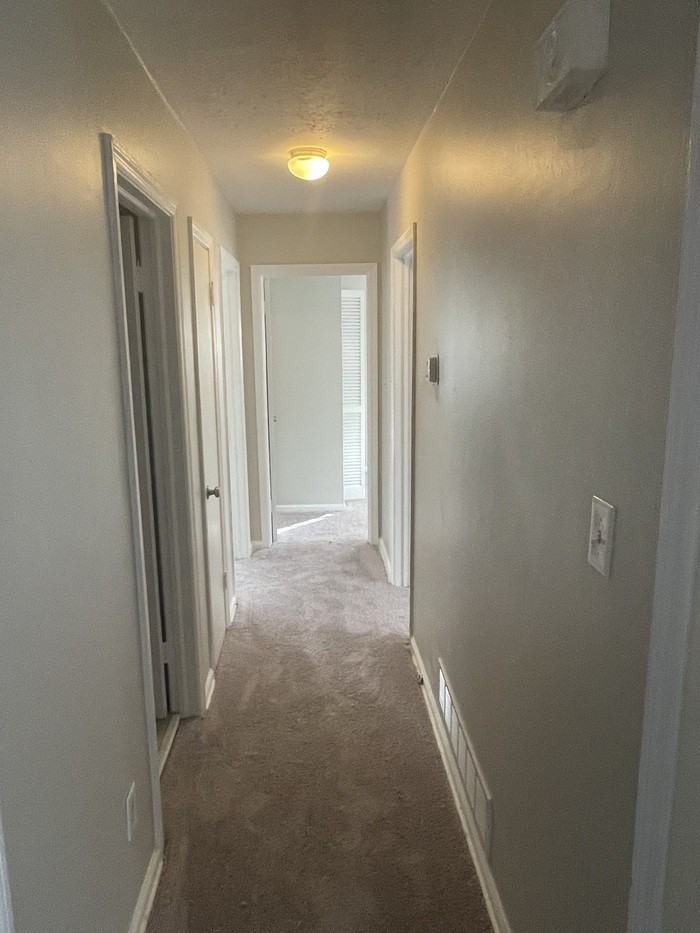 2902 Knollview Dr - Photo 2 of 4