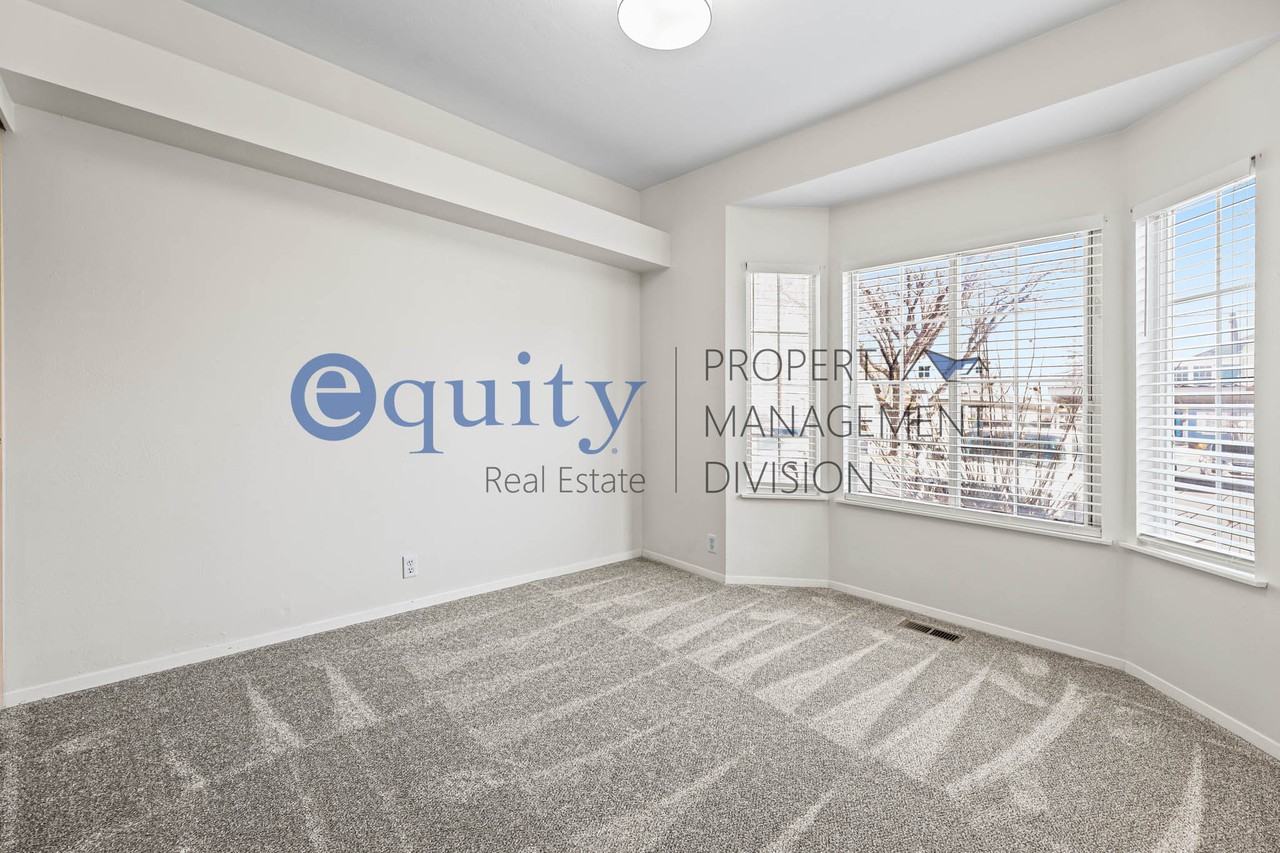 5334 W Beacon Hill Cir #1 - Photo 4 of 19