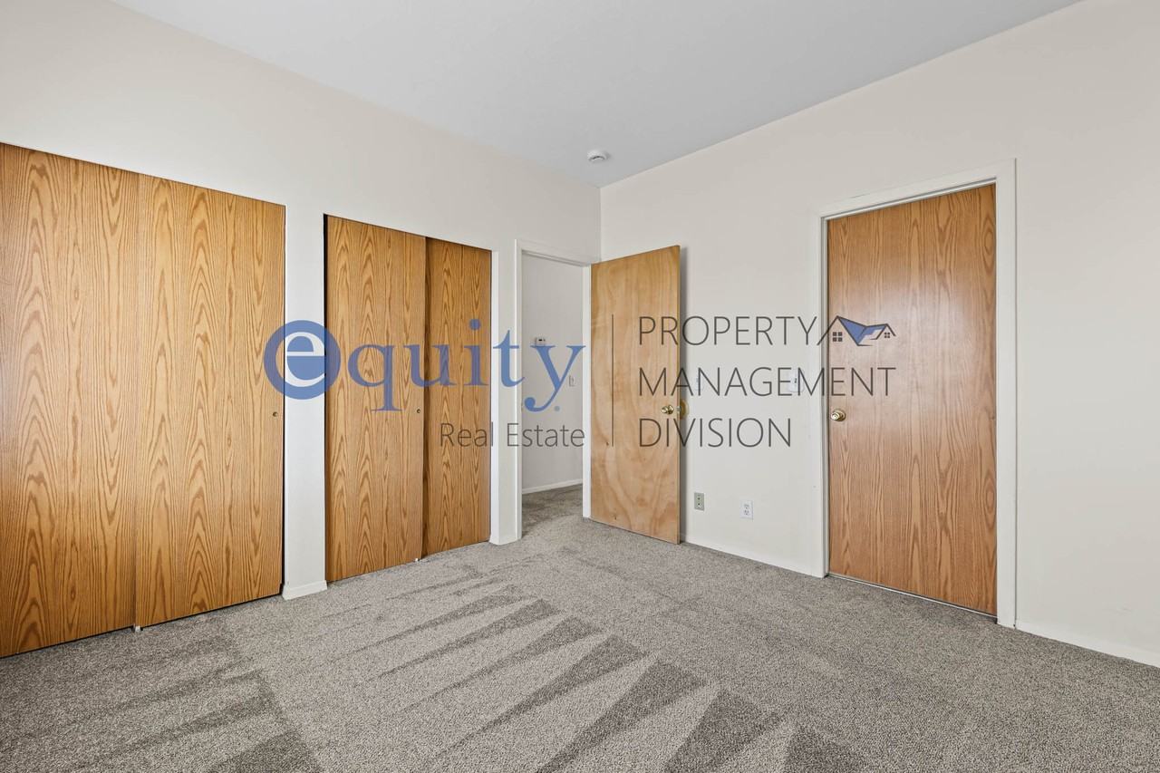 5334 W Beacon Hill Cir #1 - Photo 6 of 19