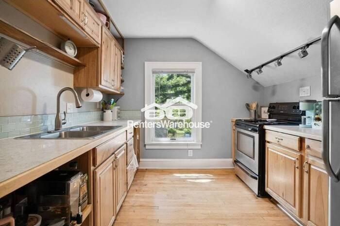 1511 Branston St #3 - Photo 3 of 7