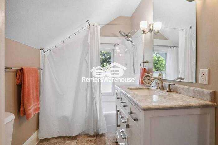 1511 Branston St #3 - Photo 6 of 7