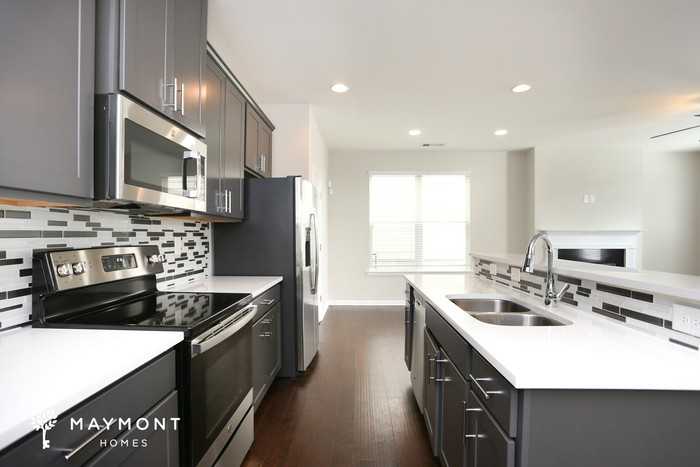 836 Regal Ln Sw - Photo 7 of 13