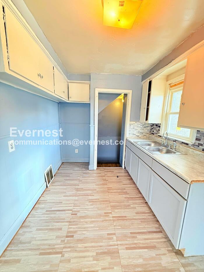 18640 Sherwood St - Photo 2 of 27