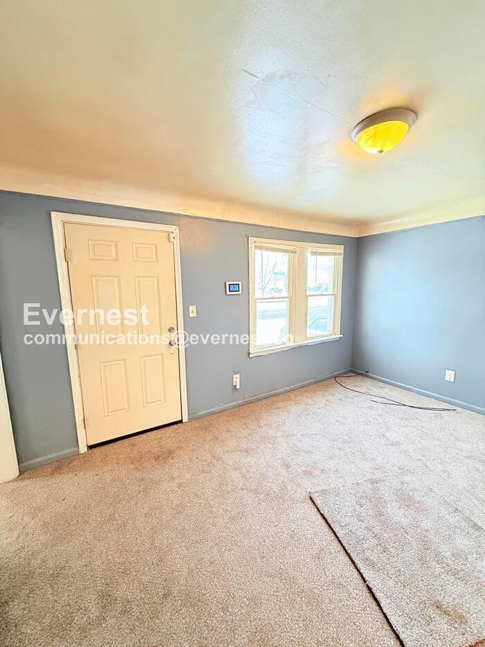 18640 Sherwood St - Photo 5 of 27