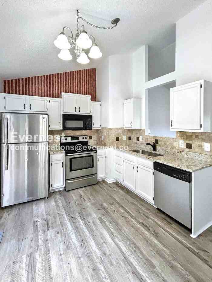 3214 Westbury Dr - Photo 2 of 22