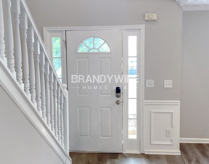 2025 Newton Estates Dr - Photo 4 of 33