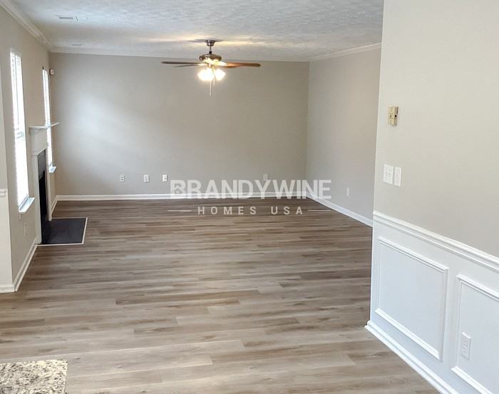 2025 Newton Estates Dr - Photo 5 of 33