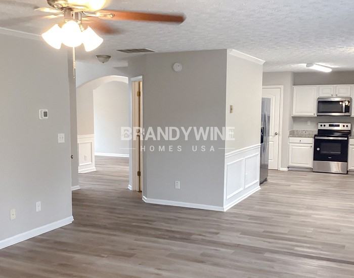 2025 Newton Estates Dr - Photo 7 of 33