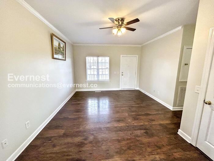 503 Castleview Dr - Photo 4 of 25