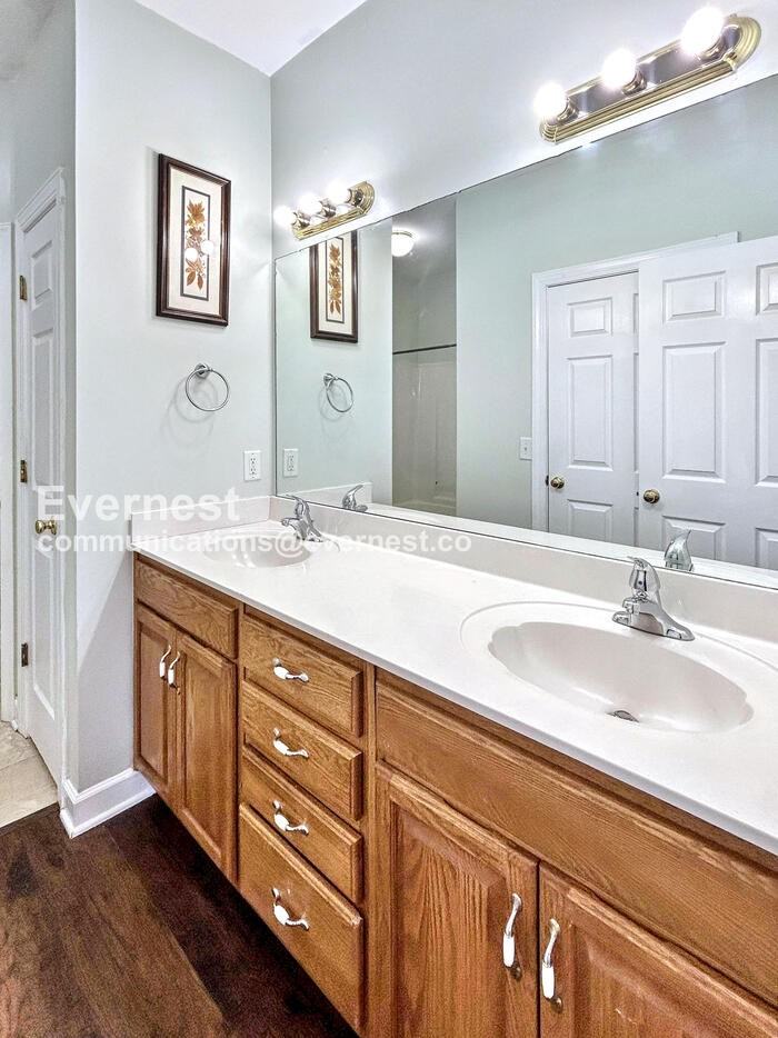 503 Castleview Dr - Photo 6 of 25