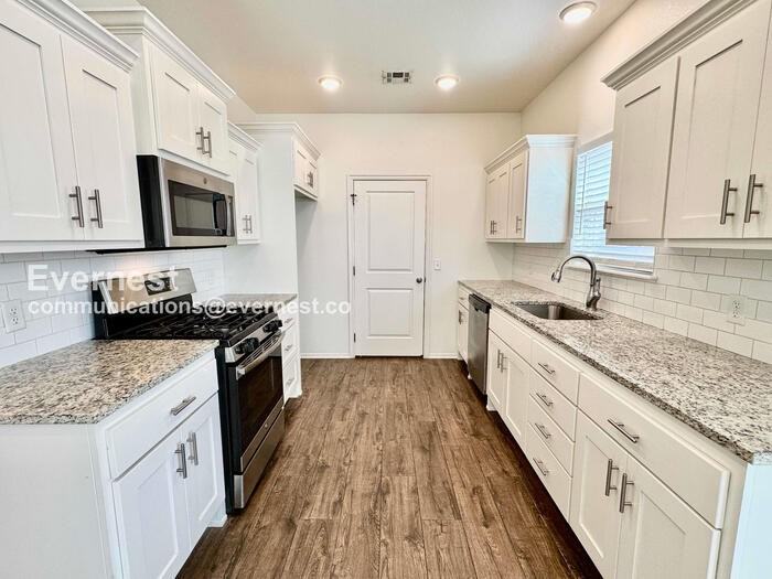 321 E Redwood St - Photo 3 of 23