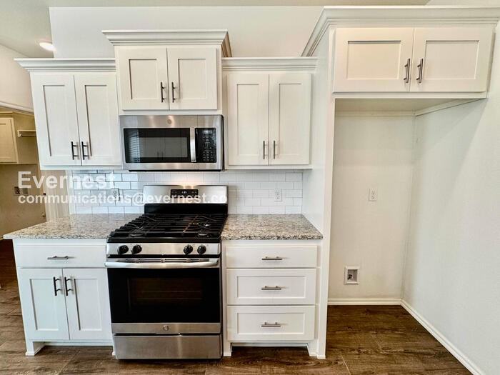 321 E Redwood St - Photo 4 of 23