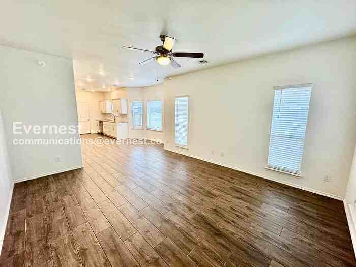 321 E Redwood St - Photo 7 of 23