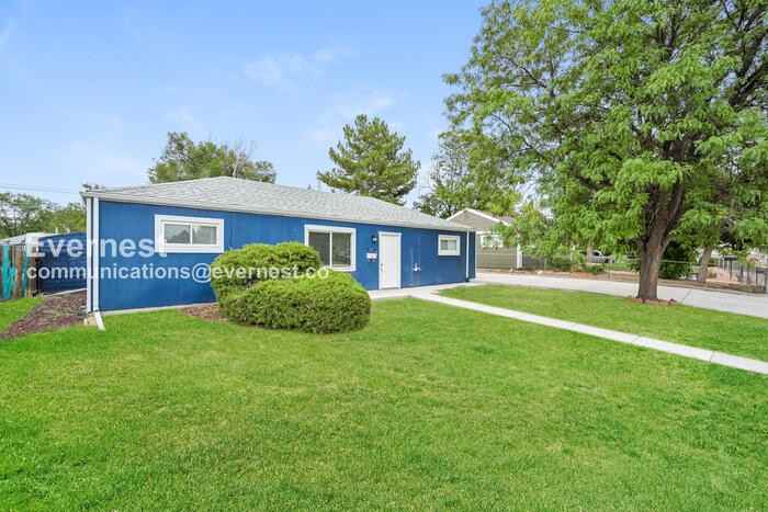 706 Uvalda St - Photo 2 of 27