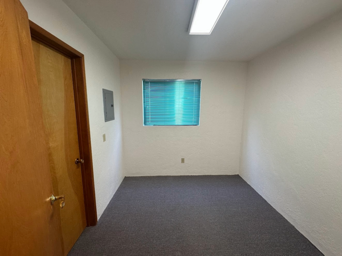 927 N Swan Rd - Photo 6 of 15