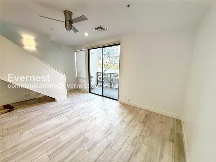 1717 N 1st Ave #222 - Photo 4 of 19